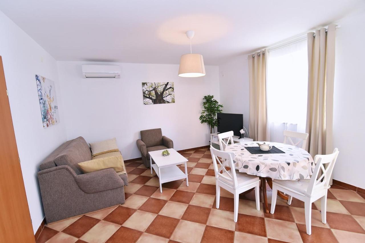 Apartments Luni Baška Екстериор снимка
