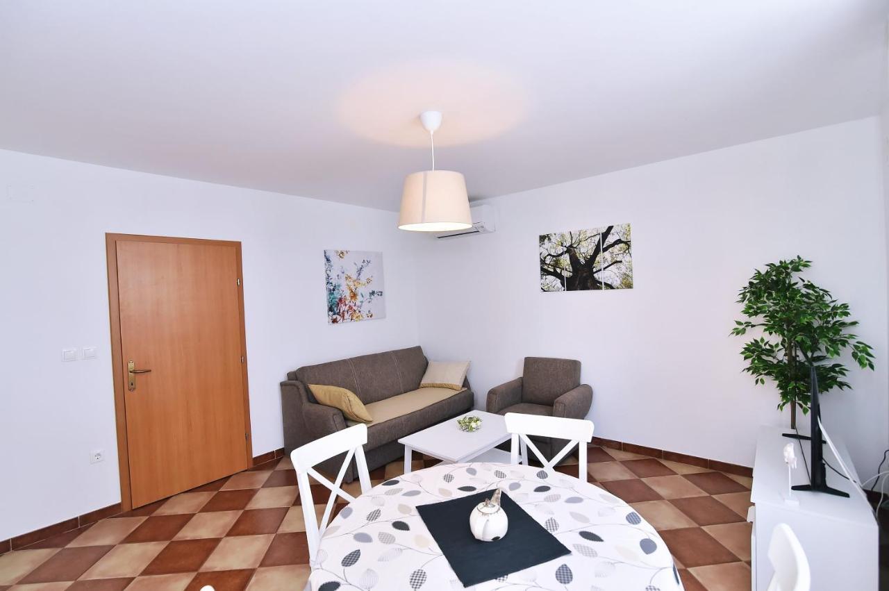 Apartments Luni Baška Екстериор снимка