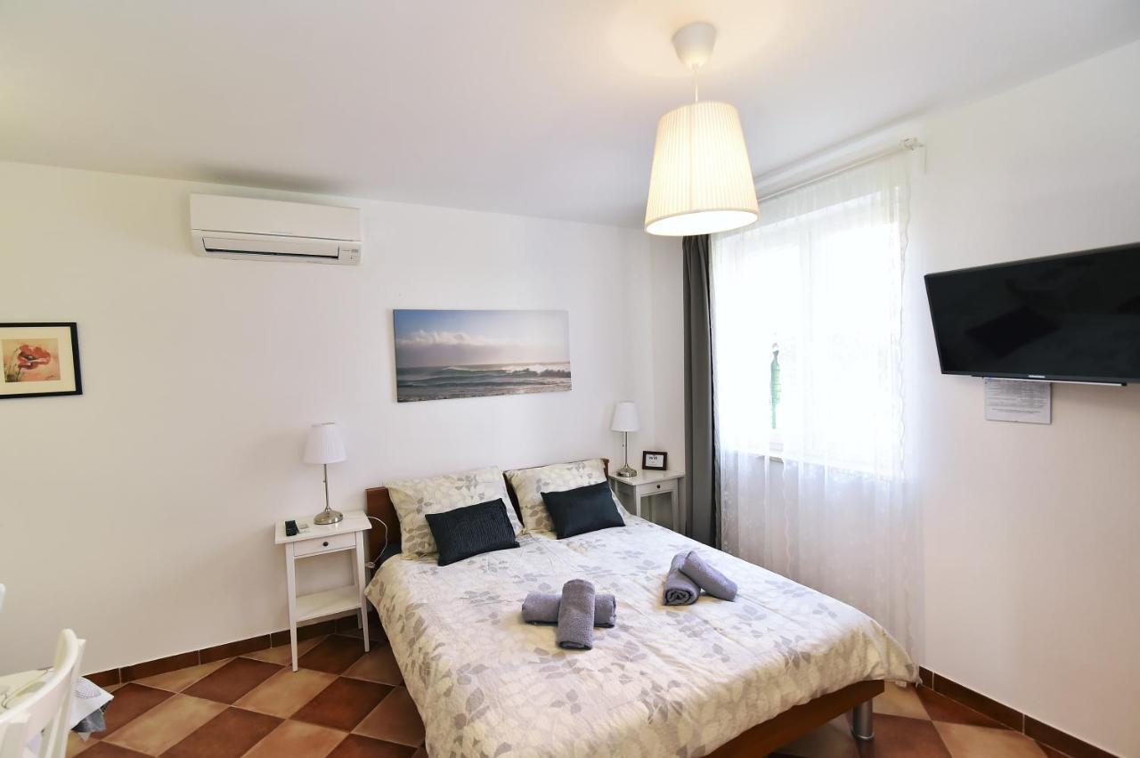 Apartments Luni Baška Екстериор снимка