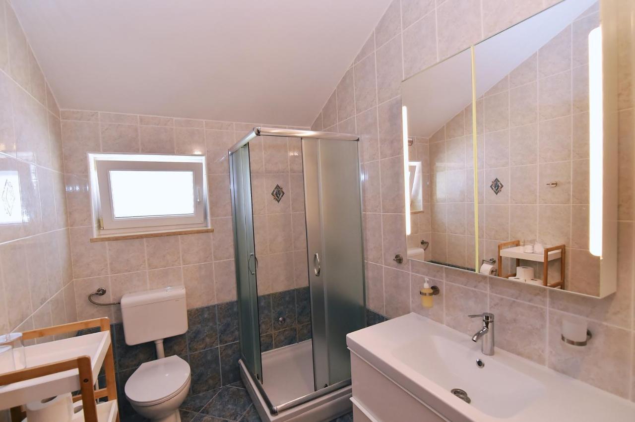 Apartments Luni Baška Екстериор снимка