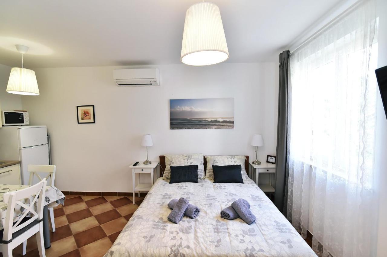 Apartments Luni Baška Екстериор снимка