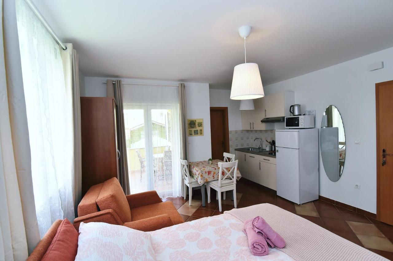 Apartments Luni Baška Екстериор снимка