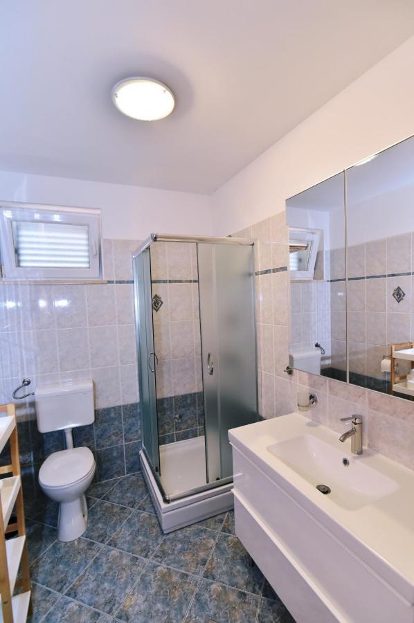 Apartments Luni Baška Екстериор снимка