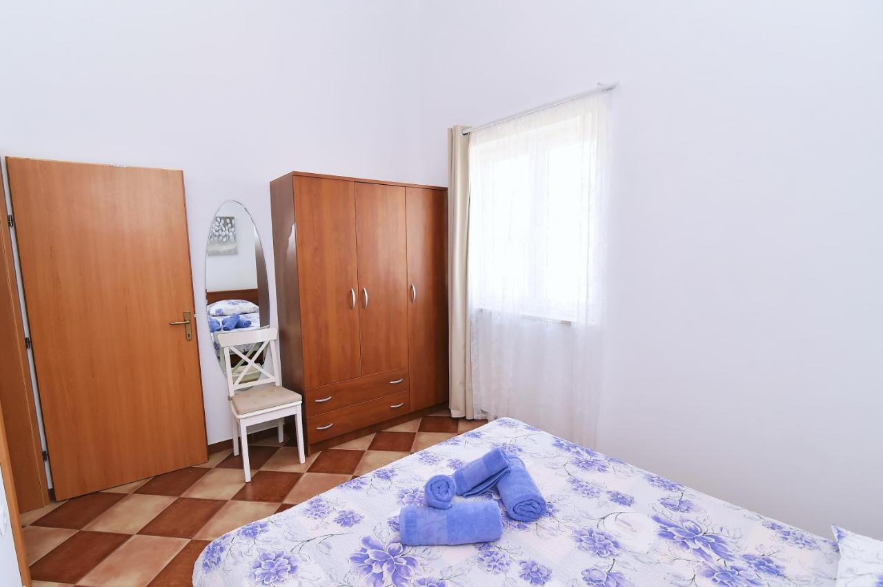 Apartments Luni Baška Екстериор снимка
