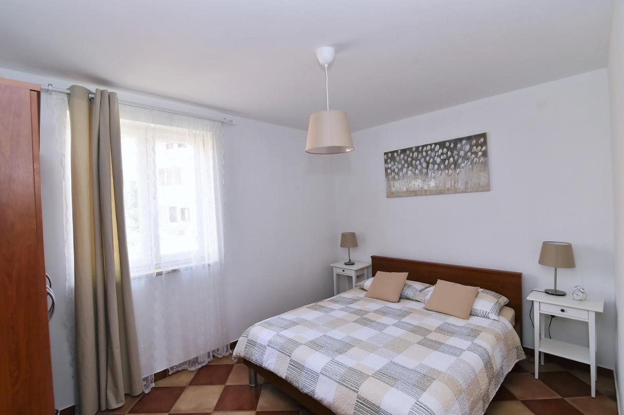 Apartments Luni Baška Екстериор снимка