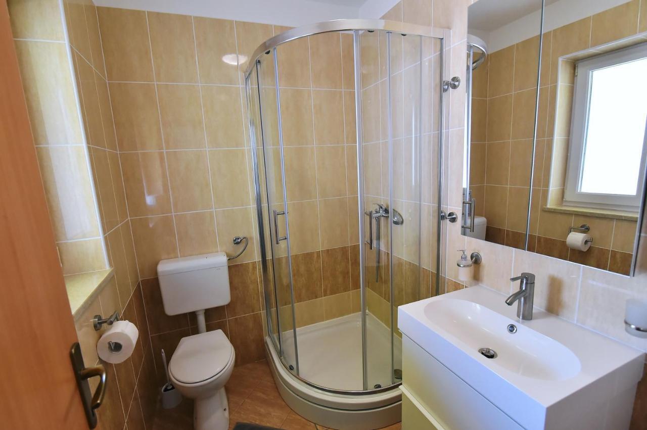 Apartments Luni Baška Екстериор снимка
